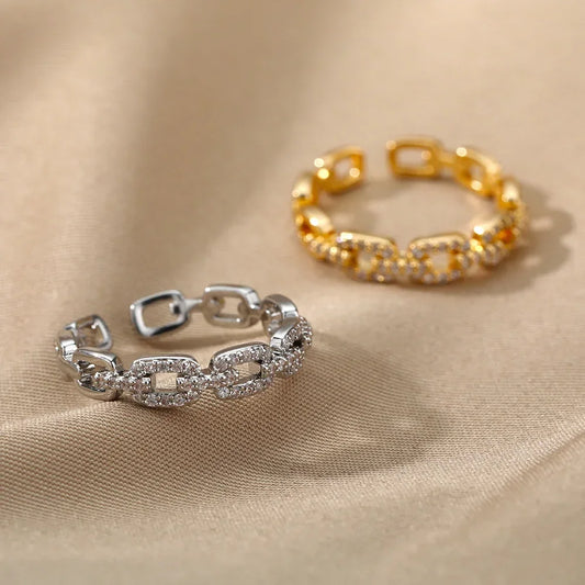 Élise – Twist Ring with Zirconia in Stainless Steel